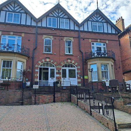 Aaron Accommodation Whitby Exterior foto